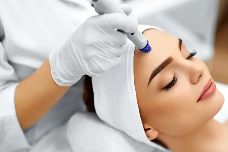 ۱۰ متن تبلیغ کلینیک زیبایی، صمیمی و مشتری پسند