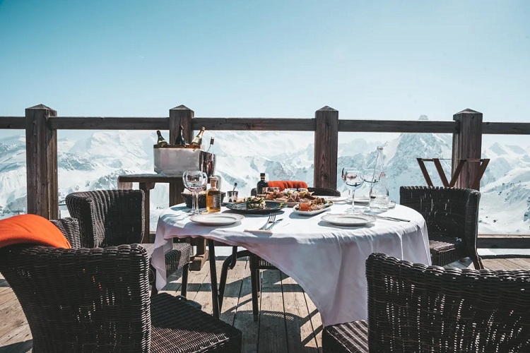 10 ایده تبلیغات رستوران برای جذب مشتری بیشتر